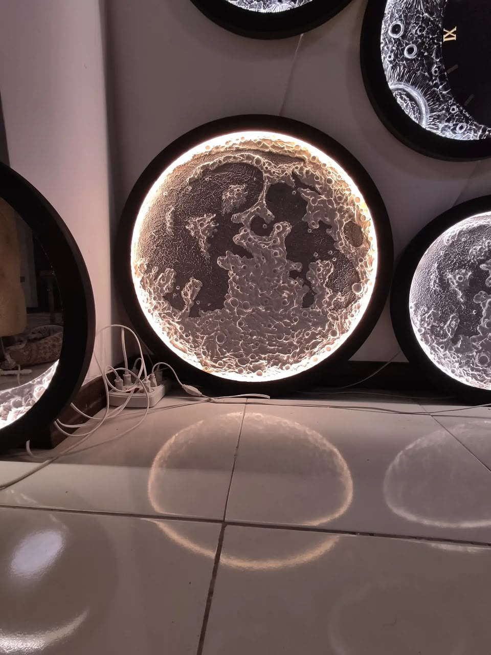 لوحة LUNORA Full Moon بإضاءة دافئة